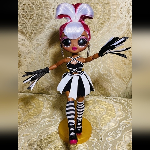 LOL SURPRISE Doll with Black and White Outfit *COLLECTIBLE*!!! - Picture 2 of 15